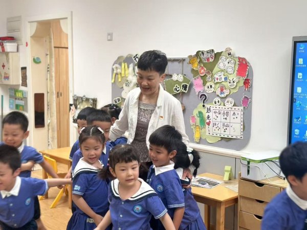 低息配资平台 专啃硬骨头的百宝箱书记